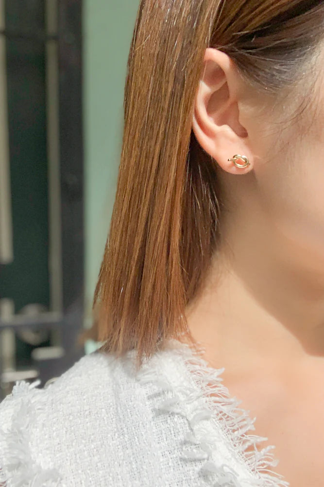 Liefdesknoop oorknopjes